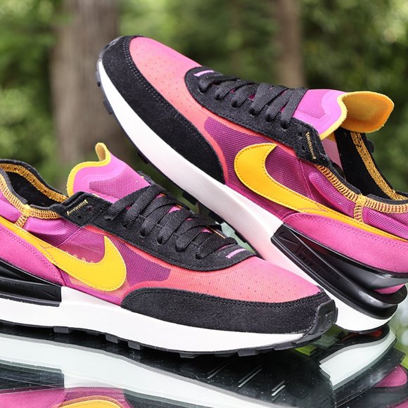 Nike Waffle One Active Fuchsia Men’s Size 10.5 main image 5